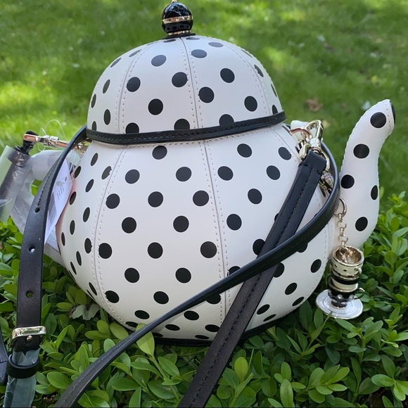 kate spade Handbags - Kate Spade NWT purse and keychain set